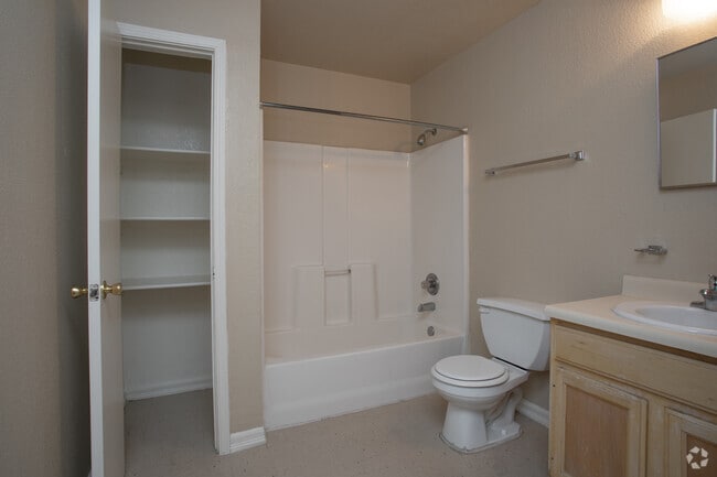 2BR, 1BA - 800SF - Western Pellicano Apartments