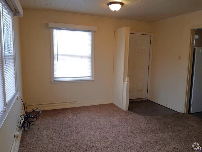 Building Photo - 510 SW 14th St Rental