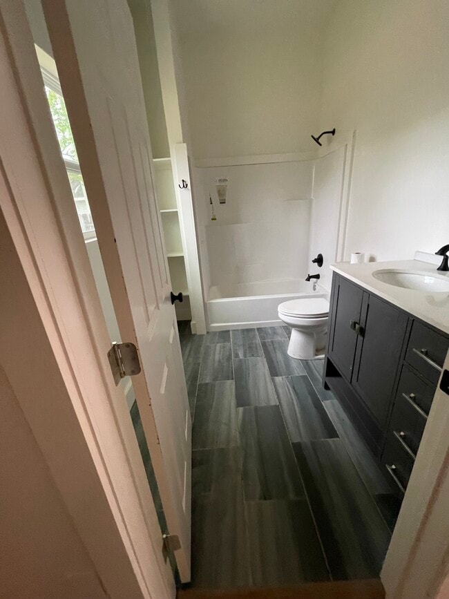 Photo - 710 Reynolds St