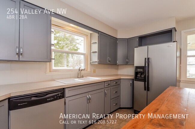 Photo - 254 Valley Ave NW