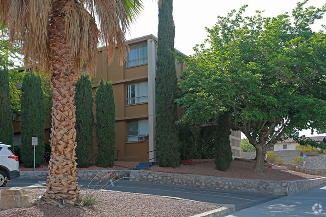 Outdoor Space - Highlander Apartments