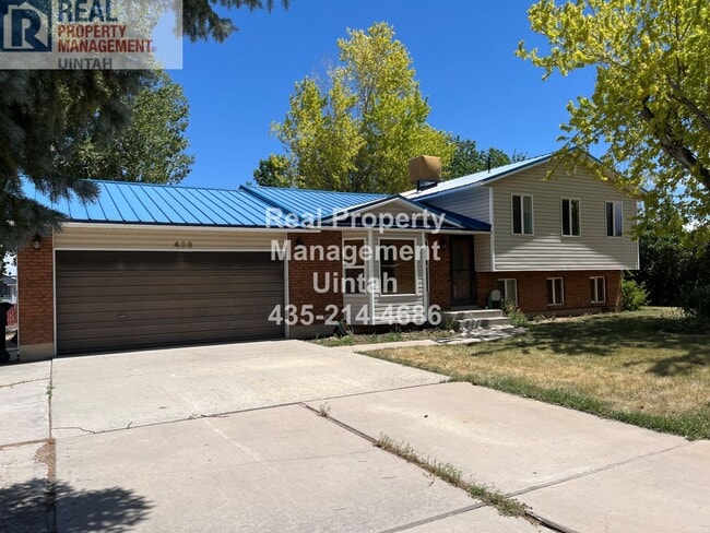 Building Photo - Beautiful and Cozy 4 Bedroom 3 Bathroom Home