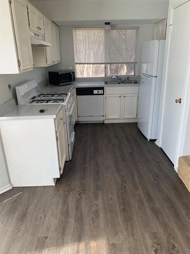 Photo - 4608 Bundyhill Dr