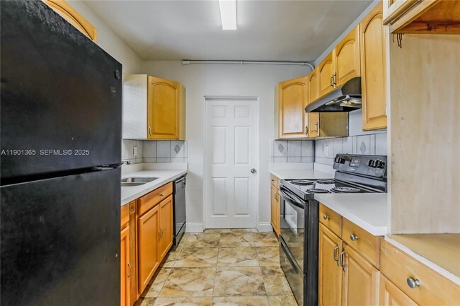 Photo - 900 NW 199th St