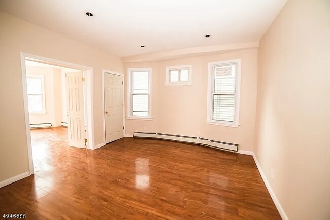 Photo - 889 S 14th St