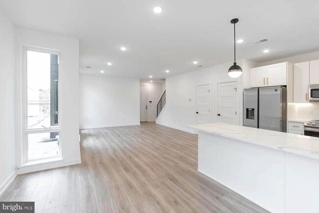 Photo - 719 N 16th St