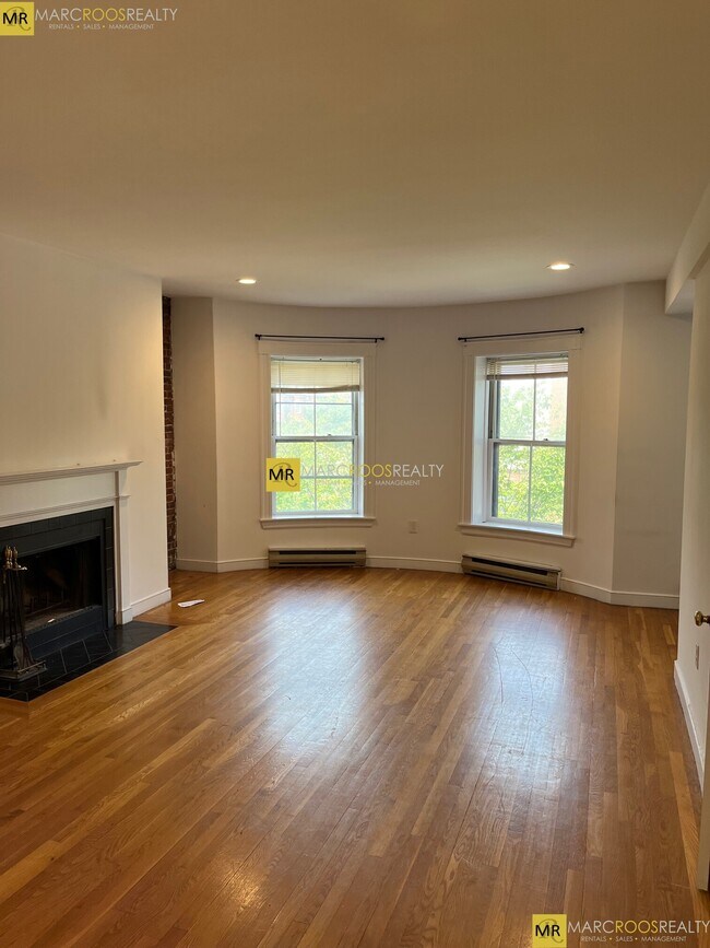 Building Photo - 1688 Washington St Unit 3 Rental