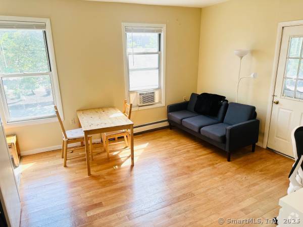 Building Photo - 892 State St Rental