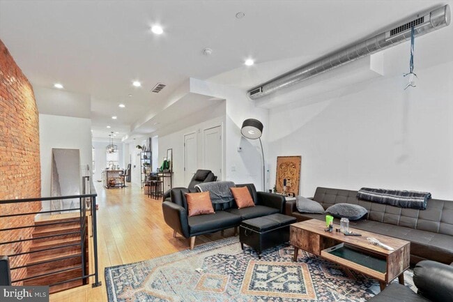 Photo - 721 N 40th St