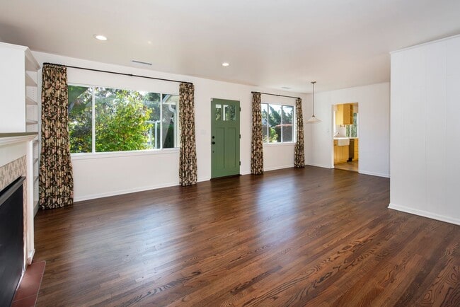 Photo - Spacious 3bd/2.5bth Remodeled Mesa Home!