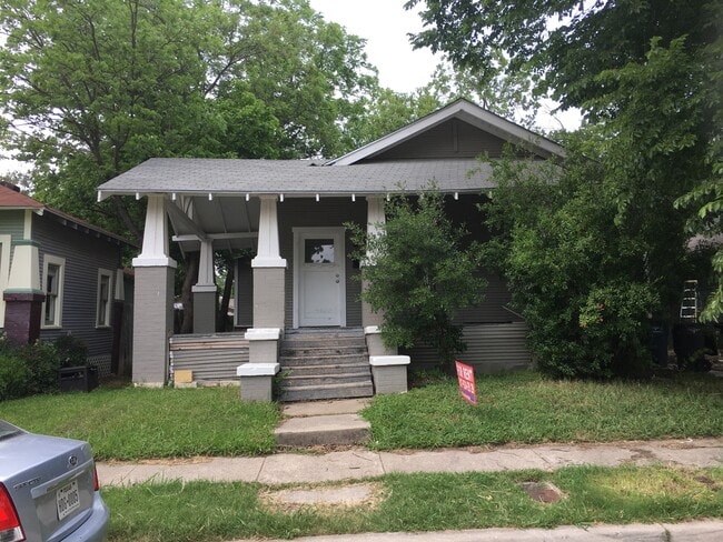 Photo - 1212 Hawthorne Ave