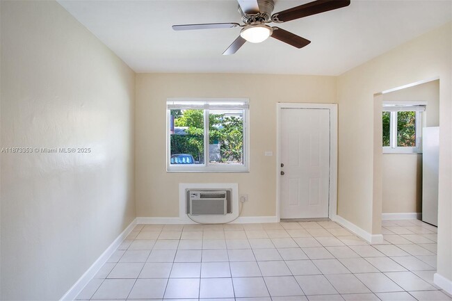 Photo - 1225 SW 7th St Unit 4