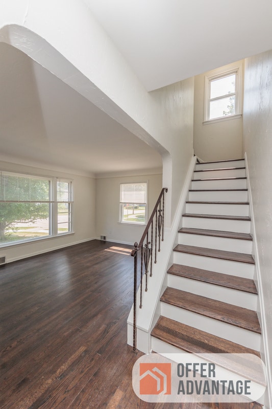 Photo - 376 E 288th St