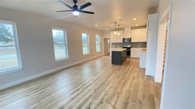 Photo - Remodeled 5 bedroom home in Mcloud!