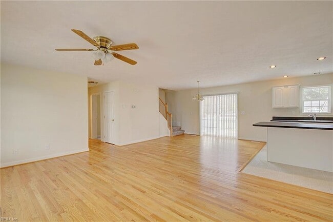 Photo - 9469 Glass Rd