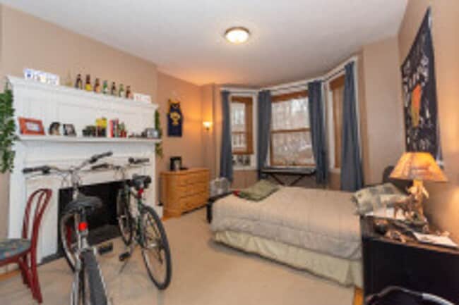 Photo - AMAZINGGGG  4 BED 2 BATH!!!!