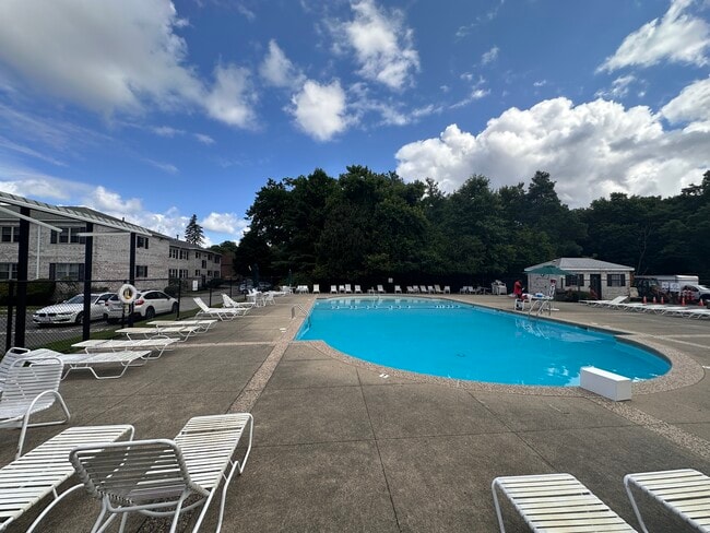 Photo - 51 Lake Shore Ct Unit 1