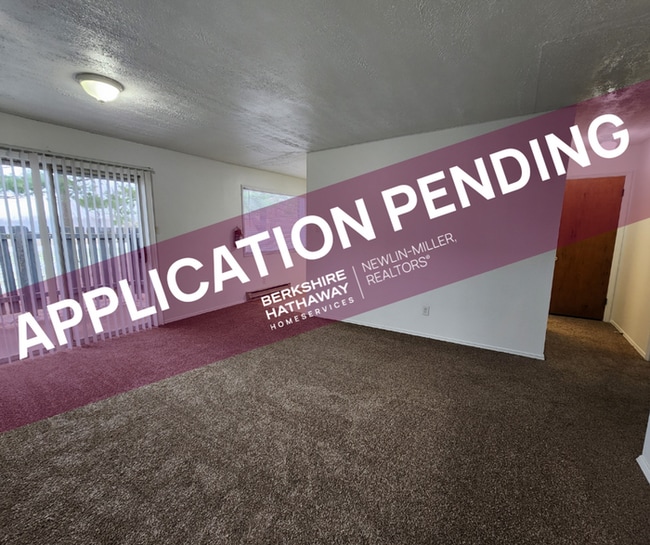 Building Photo - 2 Bedroom Apartment Close to Mall