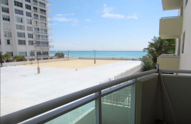Building Photo - 3001 S Ocean Dr Unit #207 Rental