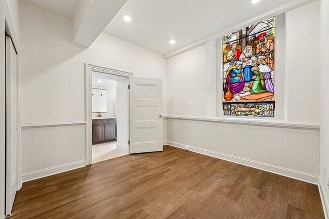 Photo - 401 Martin St