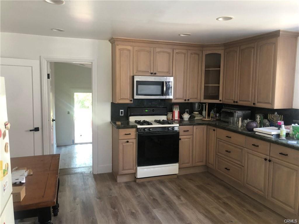 Photo - 1951 Midvale Ave