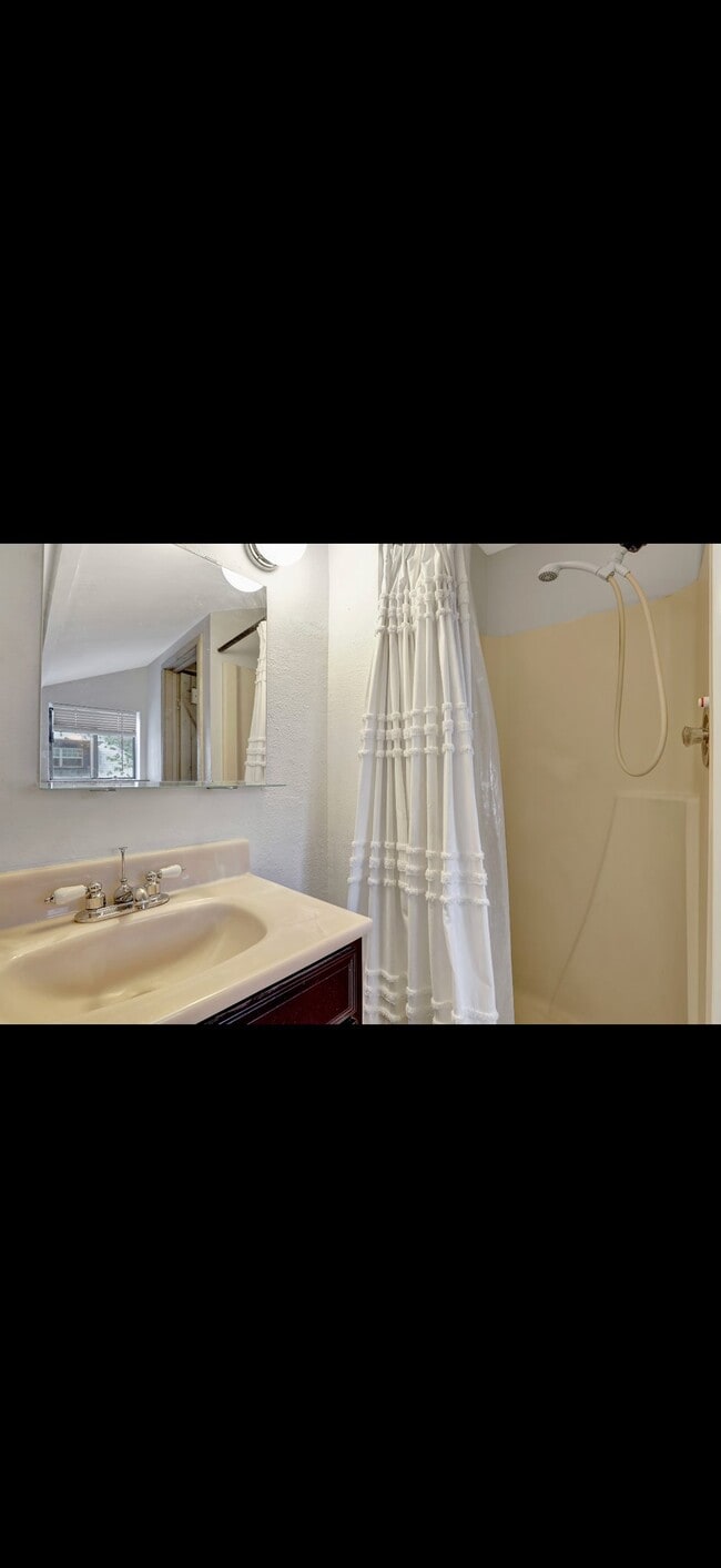 Photo - 511 S Pennsylvania St