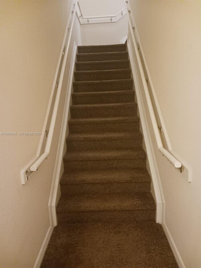 Photo - 102 Belmont Ln Unidad 102