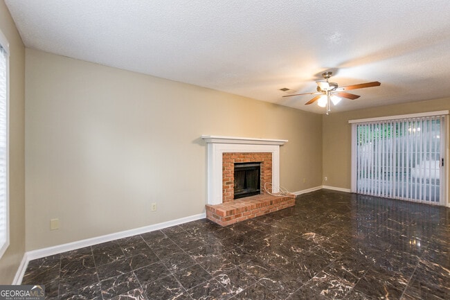 Photo - 1107 Langrage Dr SW