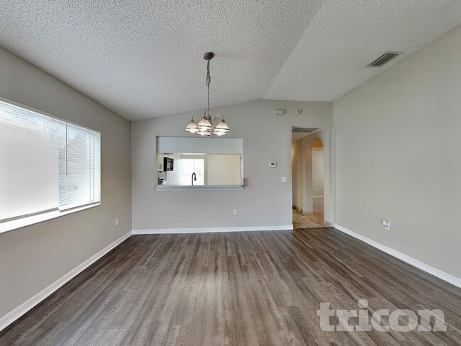 Photo - 533 Scarlet Maple Ct