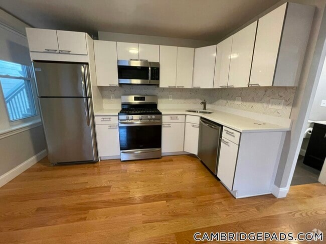 Building Photo - 124 Berkshire St Rental