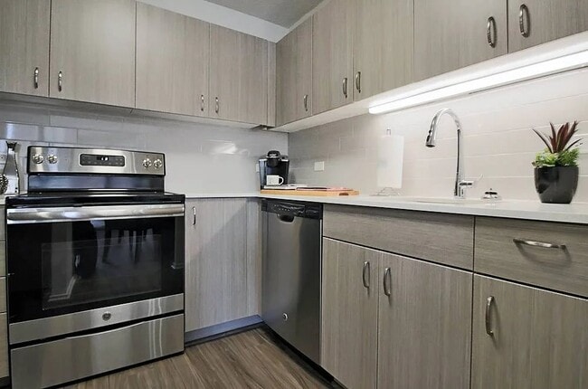 Photo - 1184 N Dearborn St