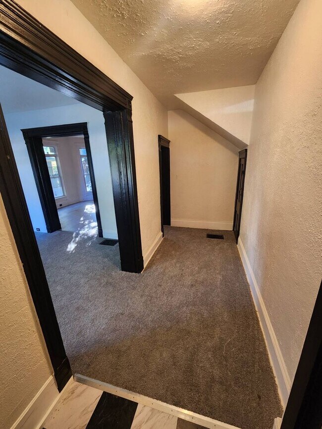 Photo - 2186 E 89th St Unidad 1