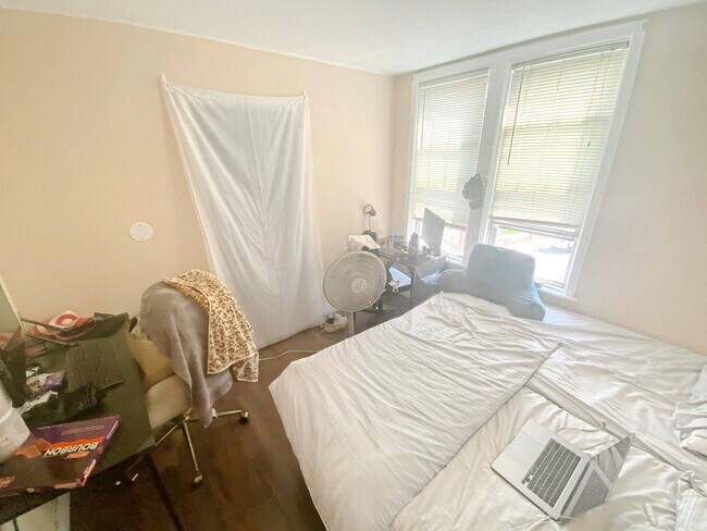 Photo - 733 Parker St Unit 3
