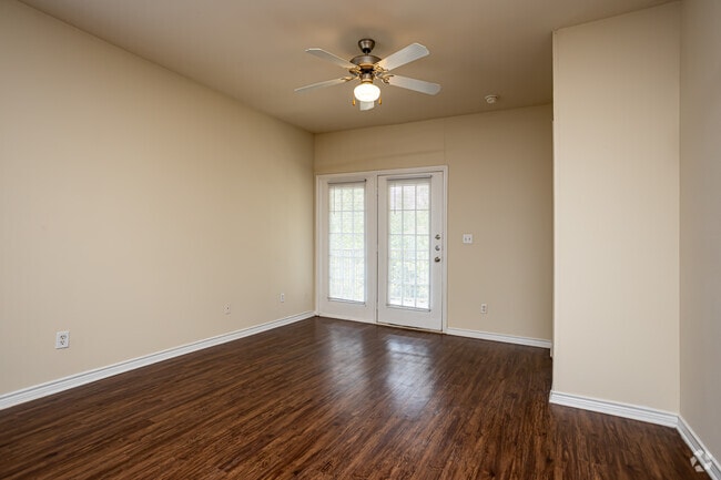 1BR, 1BA - 712SF