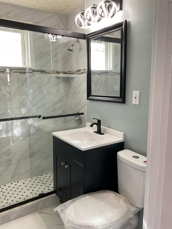 Photo - 82 Sunnyside St Unit 4BR/1BA Apartment