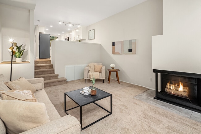 Sala de estar - 19805 15th Ave NE Unidad #3