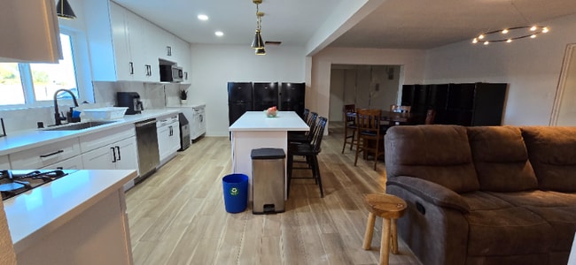 Photo - 1733 Ophir Dr