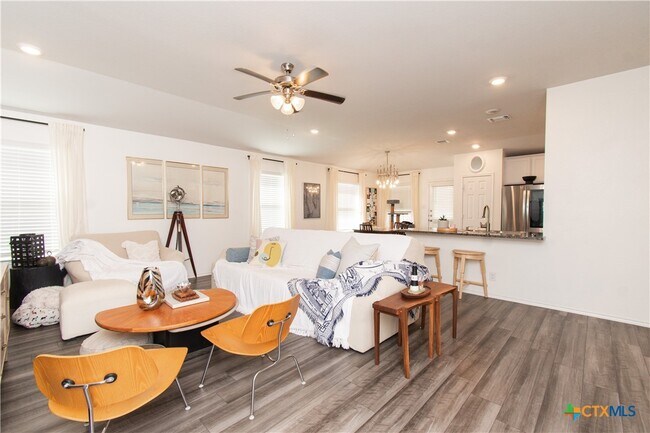 Photo - 303 Saddleback Trl
