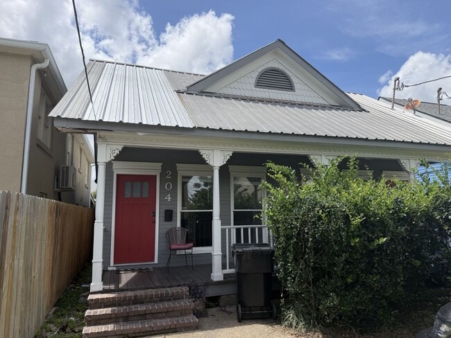 Building Photo - fdv0206 Unit 204
