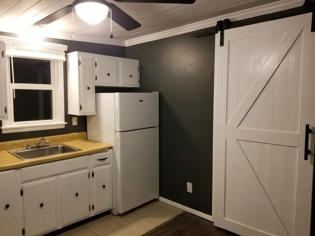 Building Photo - 1208 Frisco St Unit 4 Rental