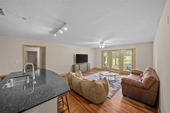 Building Photo - 1613 Muscovy Wy