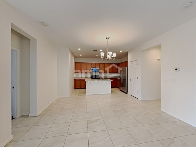 Photo - 16815 W Portland St