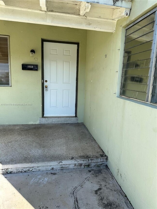 Photo - 1323 N 16th Ct Unit 1