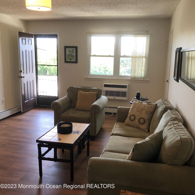 Photo - 6 Wharfside Dr