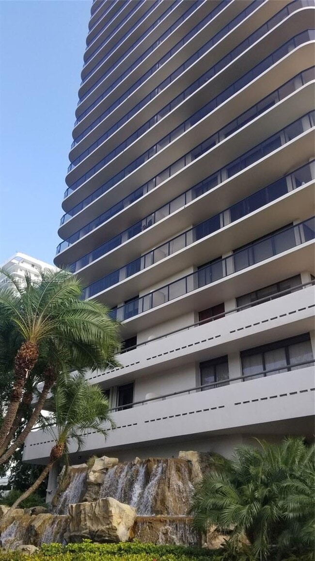 Building Photo - 19667 Turnberry Way Unit 12B