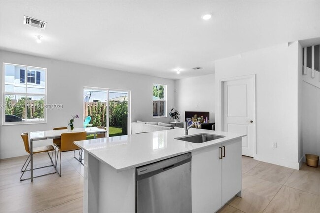 Photo - 11927 NW 46th St