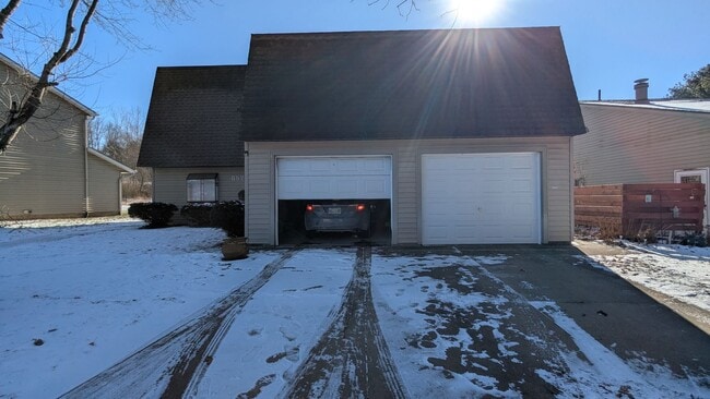 Building Photo - MN Cedar Village (857) Unit Apt A (1BR Loft)