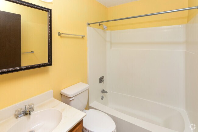 3HAB, 2BA - 1.370SF - Oaks at Bentonshire
