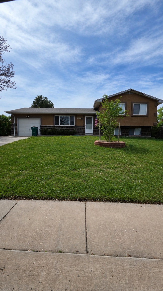 Building Photo - Spacious 3 Bed/ 3 Bath in Widefield Cul-de-Sac