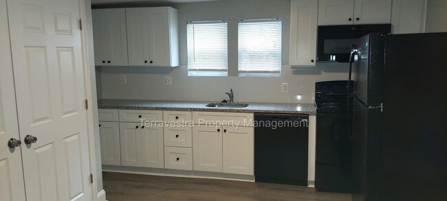 Building Photo - 314-316 S 4th St Unit 314 S 4th Street